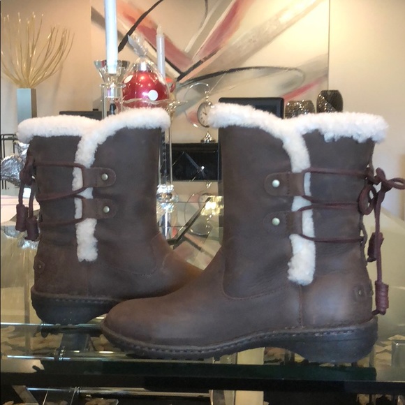 ❤️FLASH SALE! UGG AKADIA BROWN MORE SIZES IN! ❤️ - Picture 2 of 6